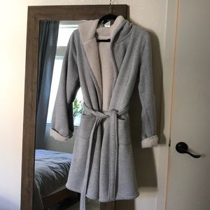 Hooded bathrobe